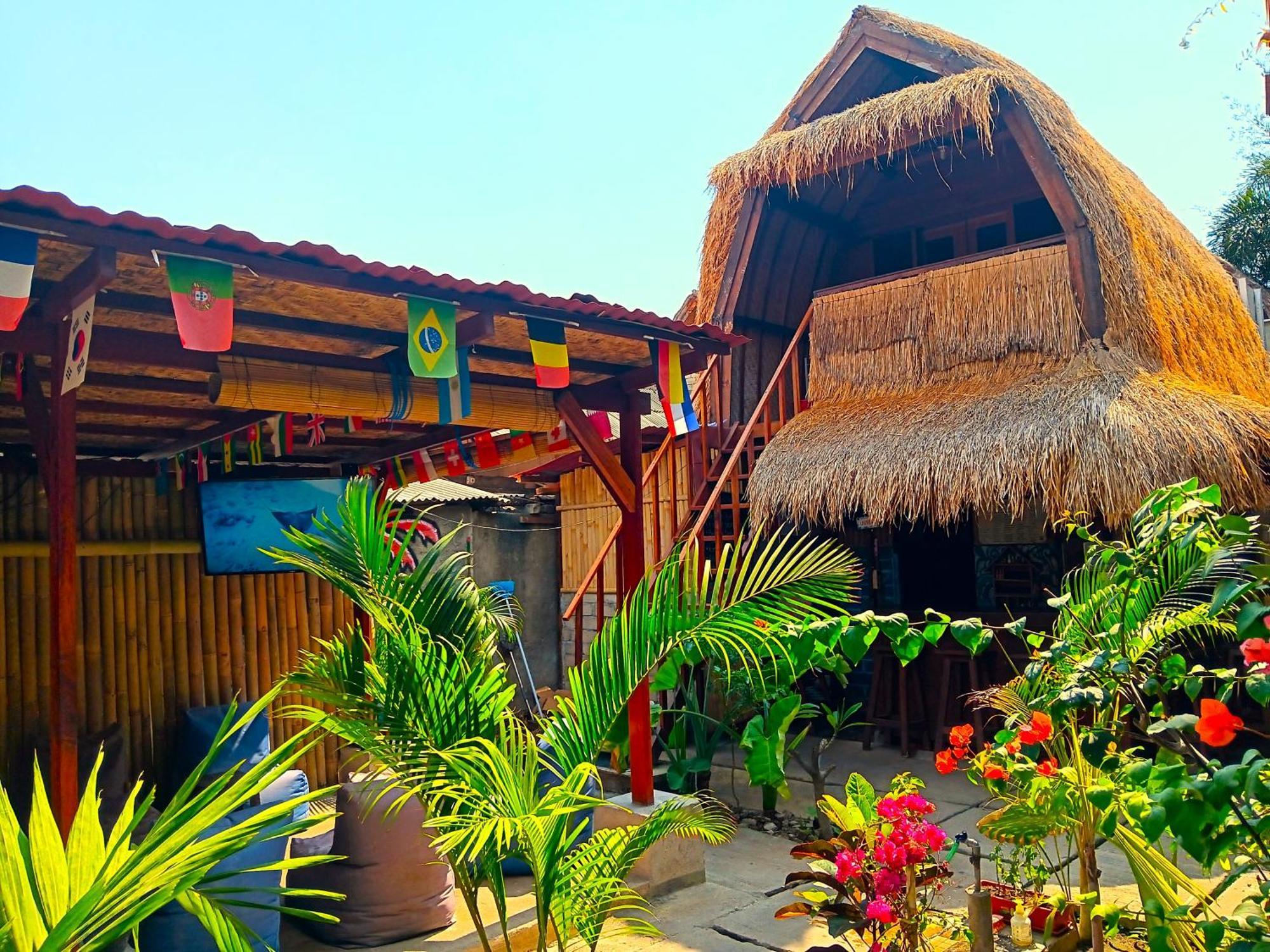 Good Vibes Bungalows Gili Trawangan Bagian luar foto
