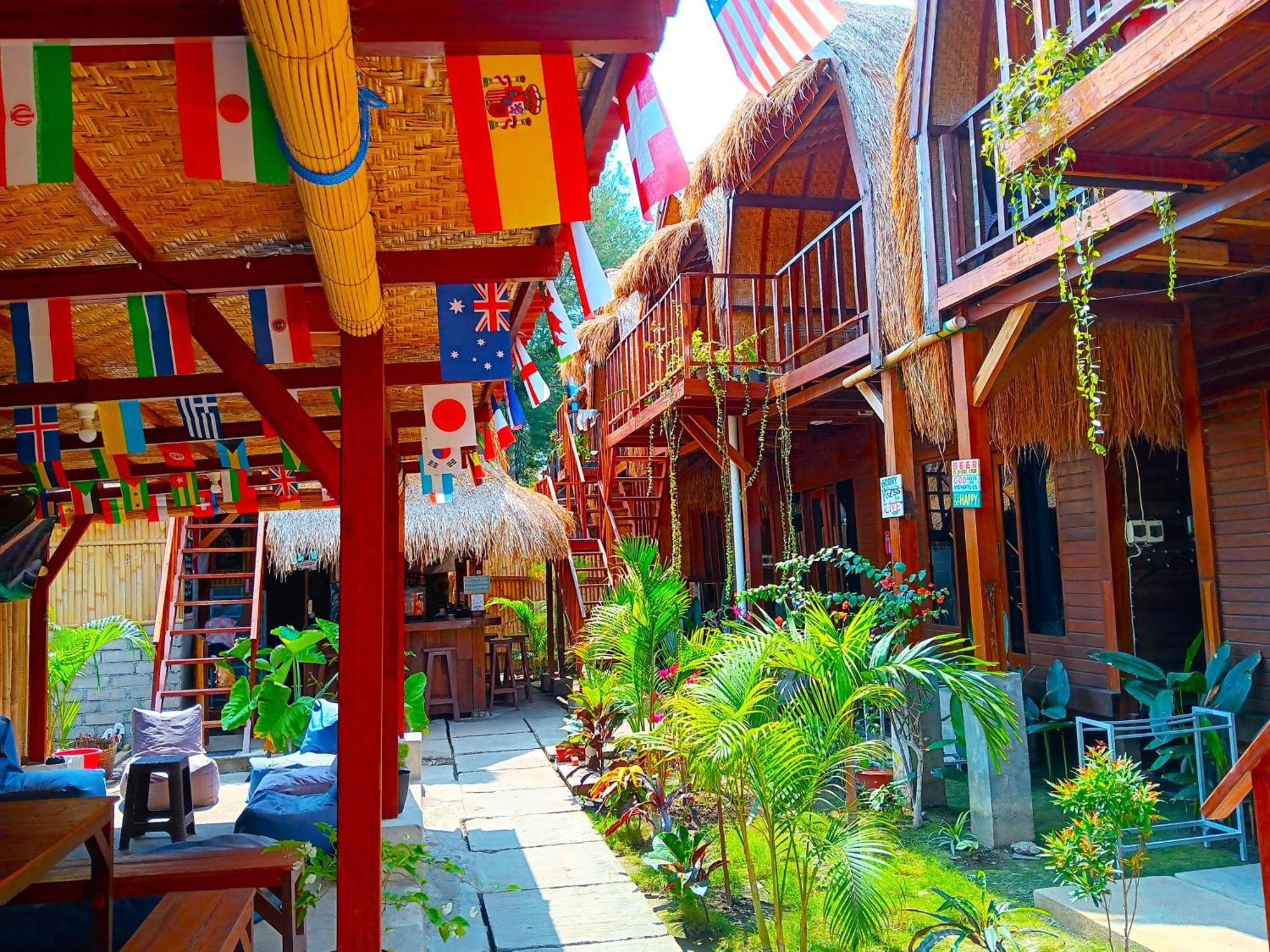 Good Vibes Bungalows Gili Trawangan Bagian luar foto