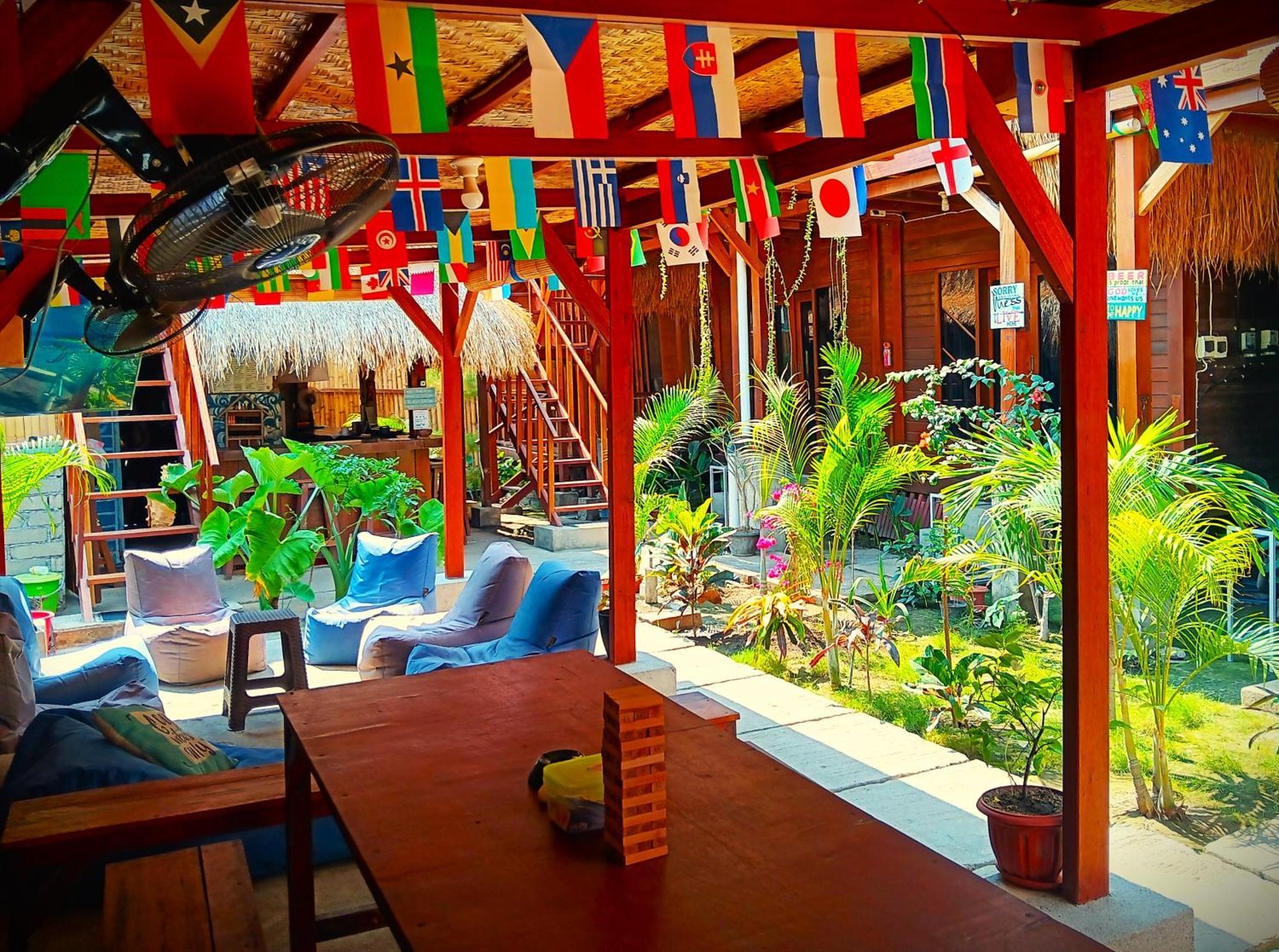 Good Vibes Bungalows Gili Trawangan Bagian luar foto