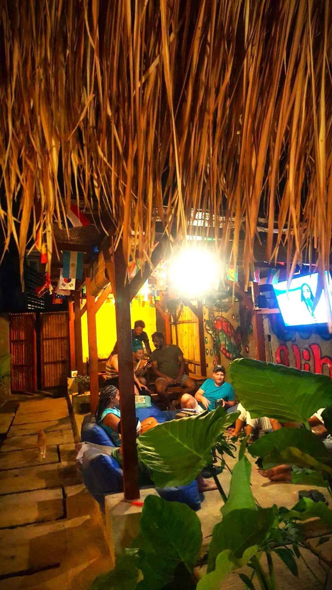 Good Vibes Bungalows Gili Trawangan Bagian luar foto