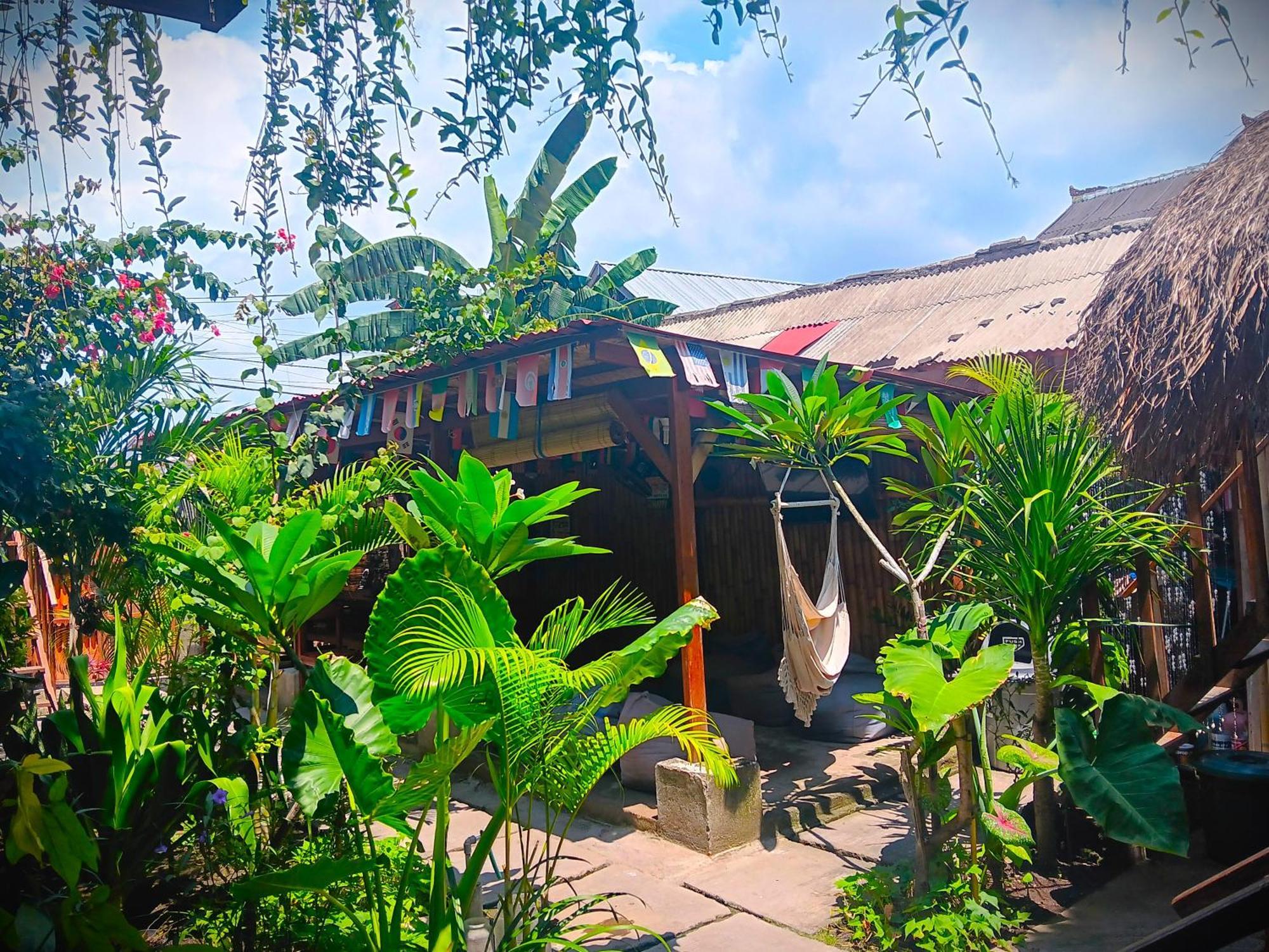 Good Vibes Bungalows Gili Trawangan Bagian luar foto