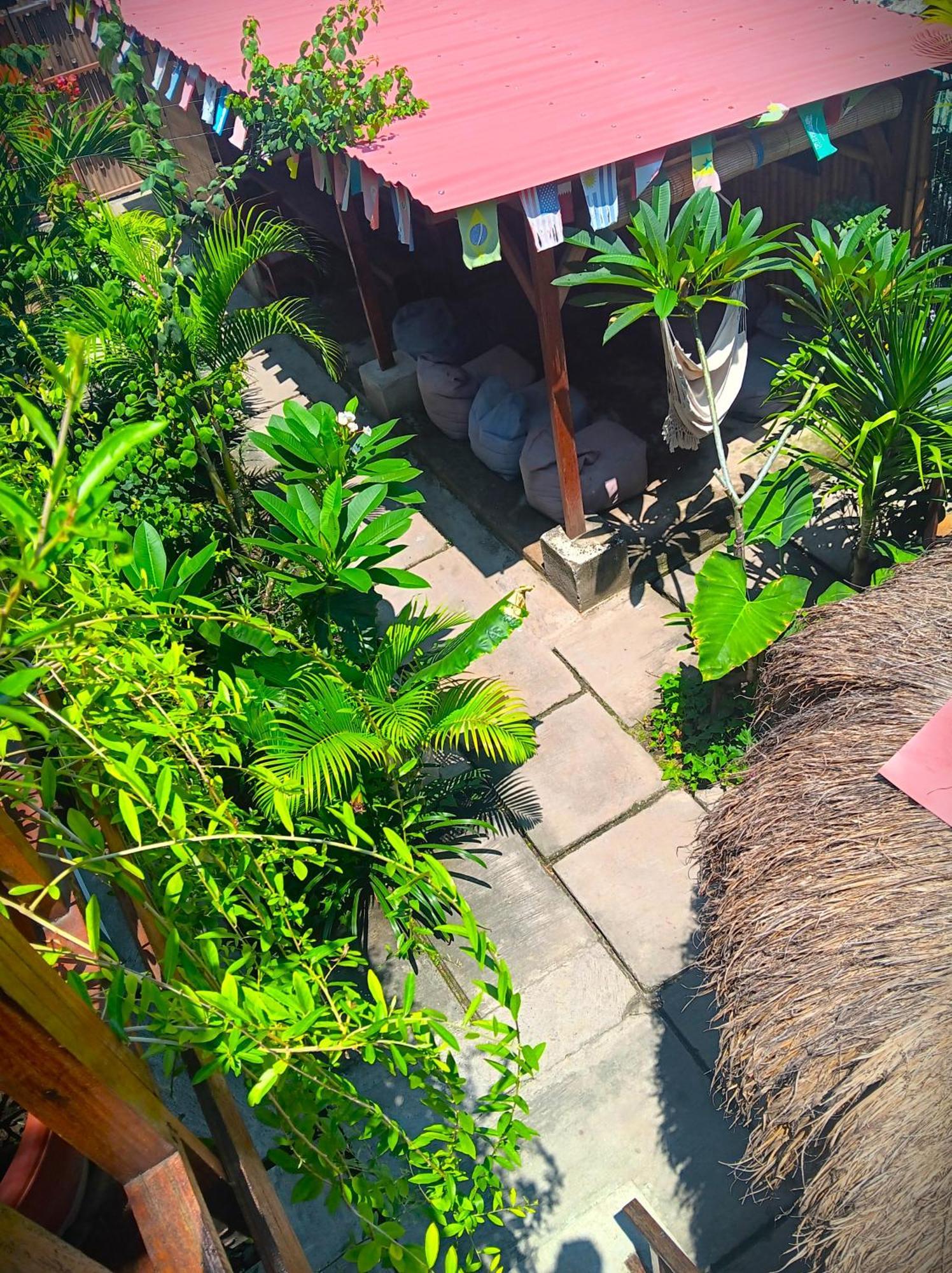Good Vibes Bungalows Gili Trawangan Bagian luar foto