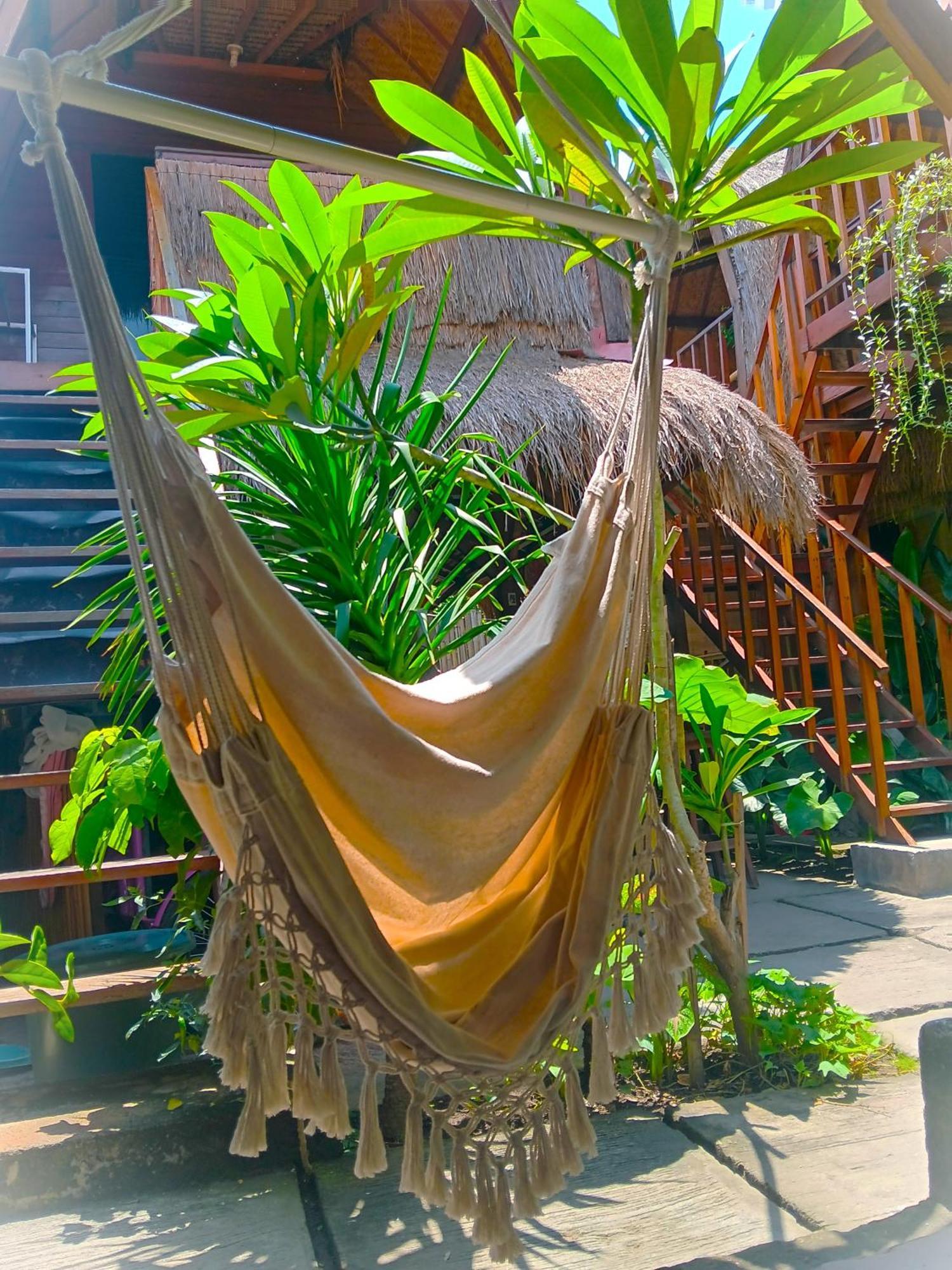 Good Vibes Bungalows Gili Trawangan Bagian luar foto