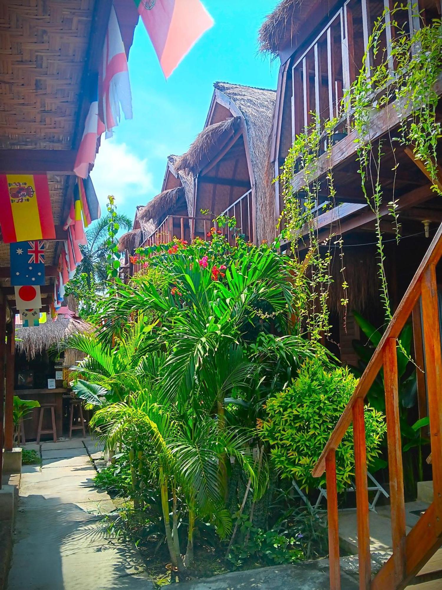 Good Vibes Bungalows Gili Trawangan Bagian luar foto